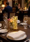 Corcoz® Silindirik Kristal Altın Toz Model LED Masa Lambası – Gold Tabanlı, Dokunmatik, 3 Renk Işık Modlu, Şarjlı Modern Dekoratif Gece Lambası