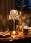 Corcoz® Uzun Klasik Şeffaf Baklava Model LED Masa Lambası – Dokunmatik, 3 Renk Işık Modlu, Şarjlı Dekoratif Gece Lambası
