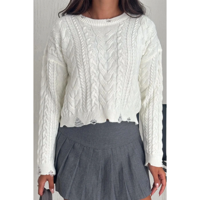 Yırtık Detaylı Örgü Desen Triko Kazak