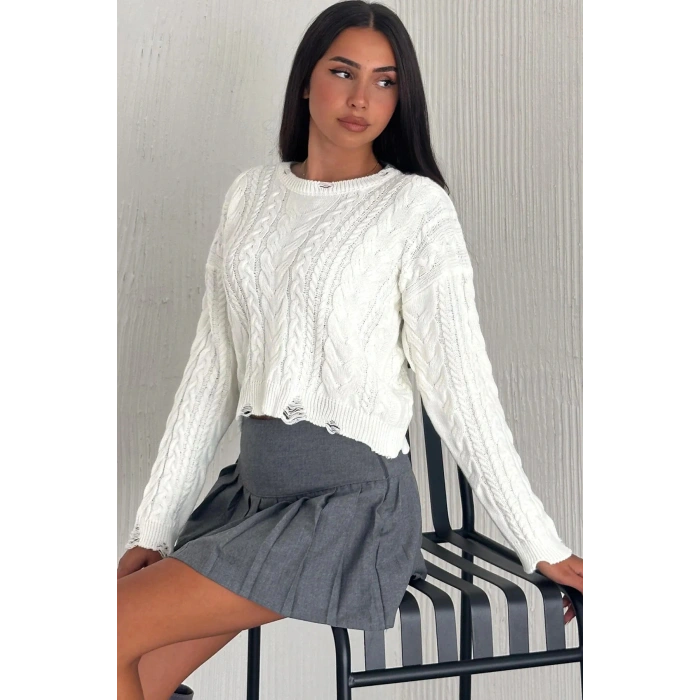 Yırtık Detaylı Örgü Desen Triko Kazak