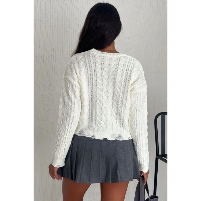 Yırtık Detaylı Örgü Desen Triko Kazak