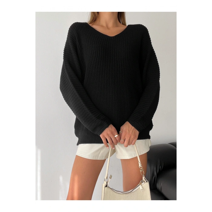 V Yaka Detaylı Modern ve Sade Örgü Kazak Modeli