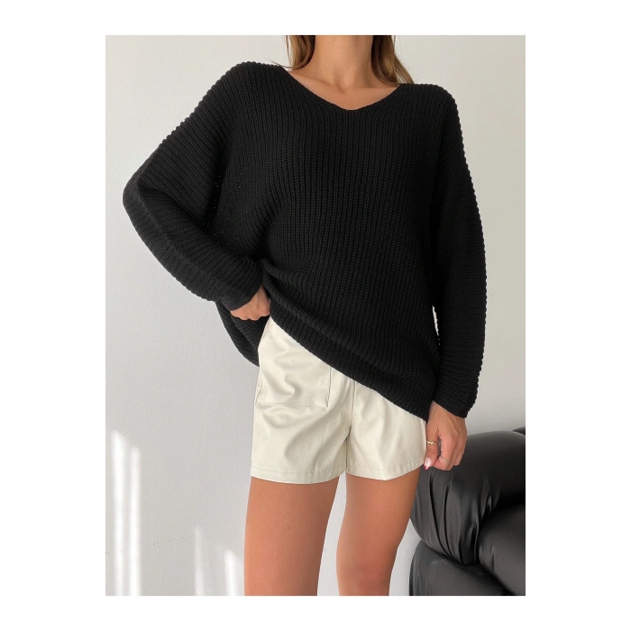 V Yaka Detaylı Modern ve Sade Örgü Kazak Modeli