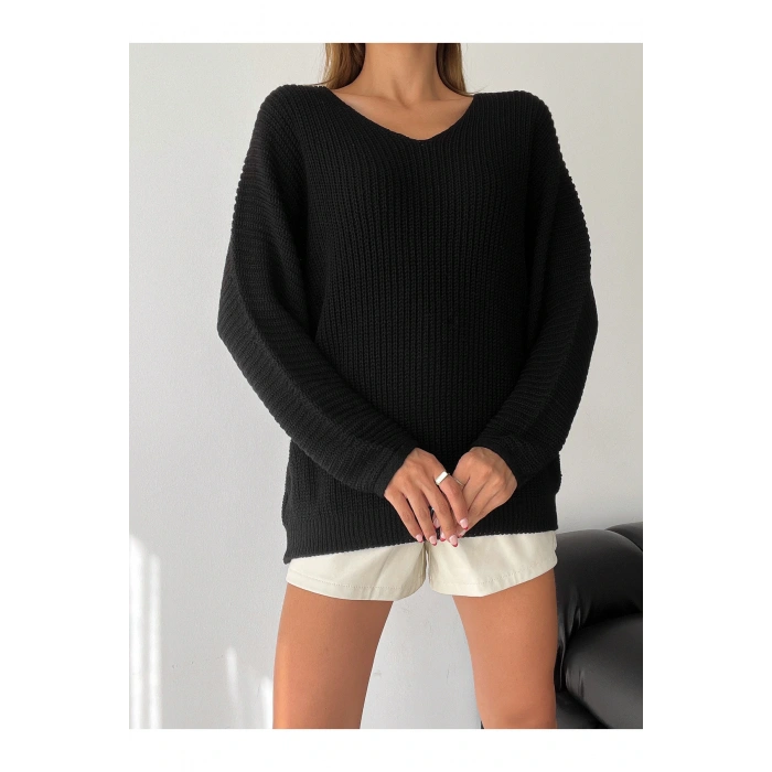 V Yaka Detaylı Modern ve Sade Örgü Kazak Modeli