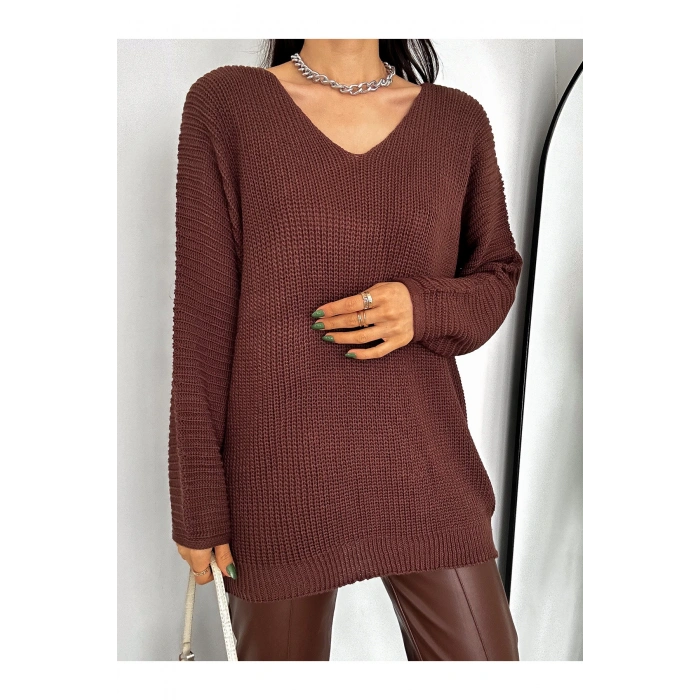 V Yaka Detaylı Modern ve Sade Örgü Kazak Modeli