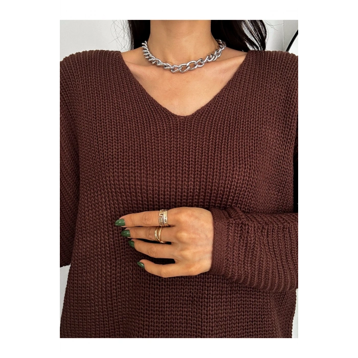 V Yaka Detaylı Modern ve Sade Örgü Kazak Modeli