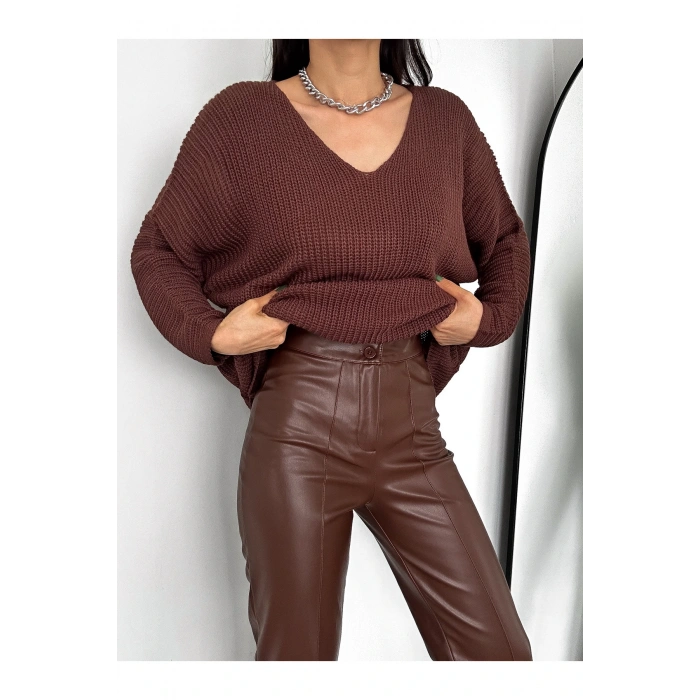 V Yaka Detaylı Modern ve Sade Örgü Kazak Modeli