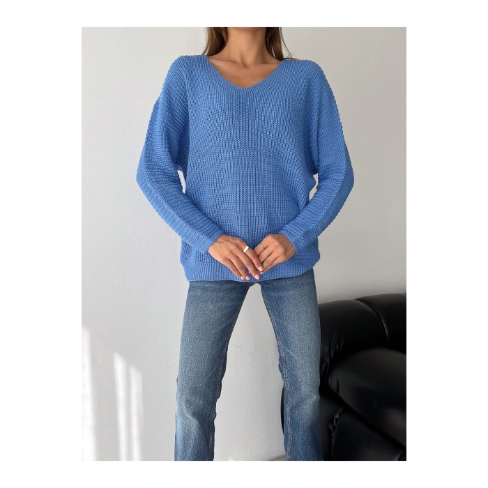 V Yaka Detaylı Modern ve Sade Örgü Kazak Modeli