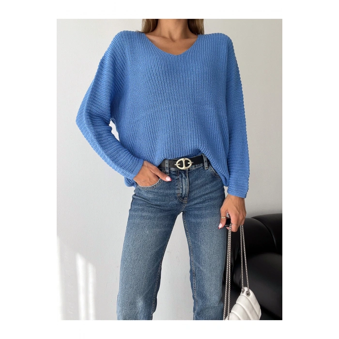 V Yaka Detaylı Modern ve Sade Örgü Kazak Modeli