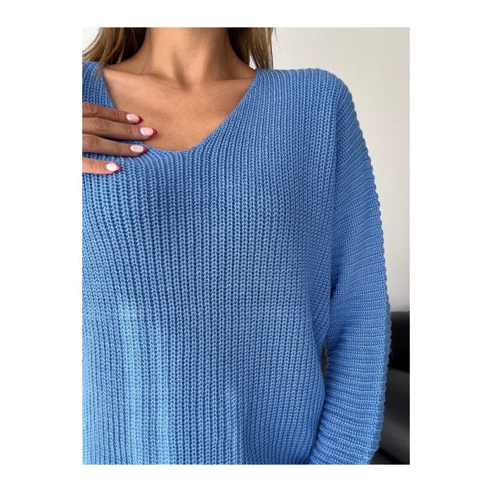 V Yaka Detaylı Modern ve Sade Örgü Kazak Modeli