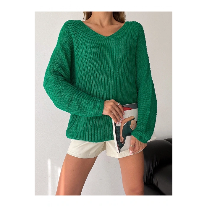 V Yaka Detaylı Modern ve Sade Örgü Kazak Modeli