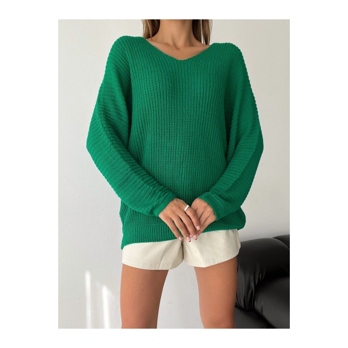 V Yaka Detaylı Modern ve Sade Örgü Kazak Modeli