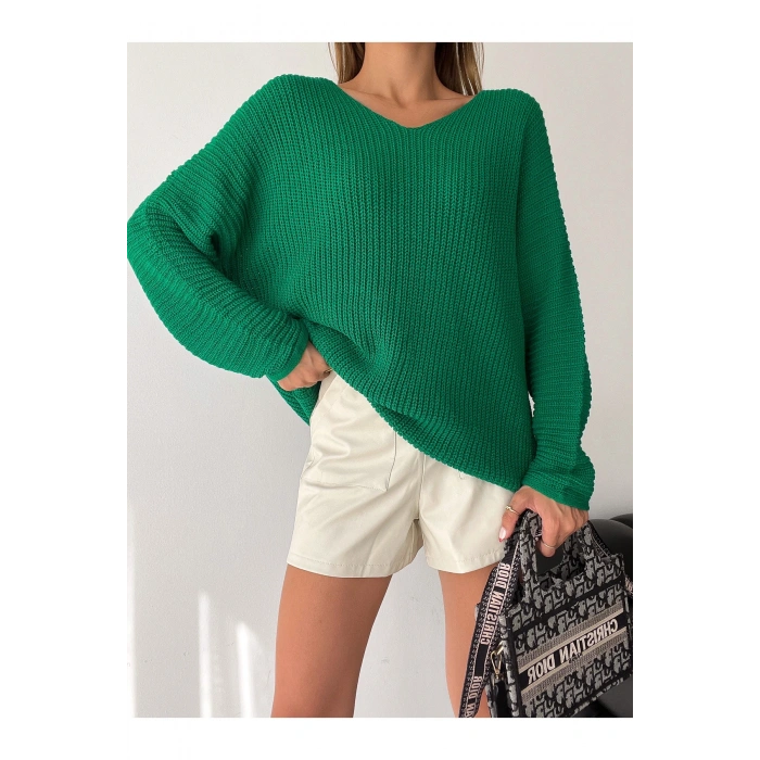 V Yaka Detaylı Modern ve Sade Örgü Kazak Modeli