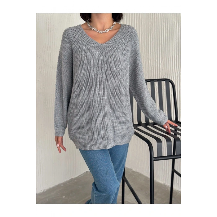 V Yaka Detaylı Modern ve Sade Örgü Kazak Modeli