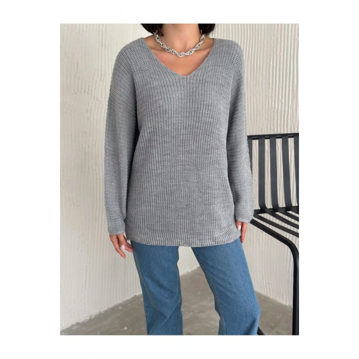 V Yaka Detaylı Modern ve Sade Örgü Kazak Modeli