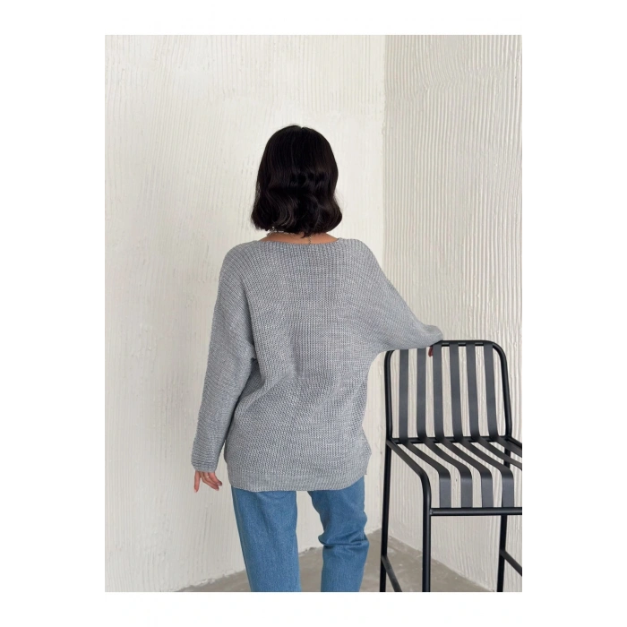 V Yaka Detaylı Modern ve Sade Örgü Kazak Modeli