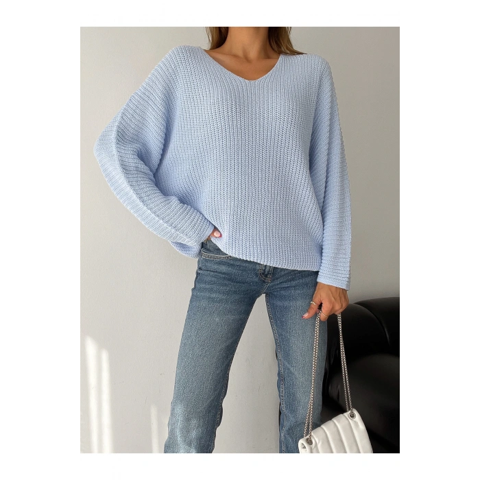 V Yaka Detaylı Modern ve Sade Örgü Kazak Modeli