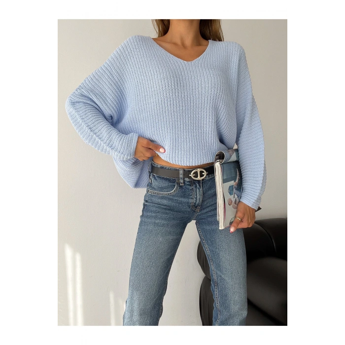 V Yaka Detaylı Modern ve Sade Örgü Kazak Modeli