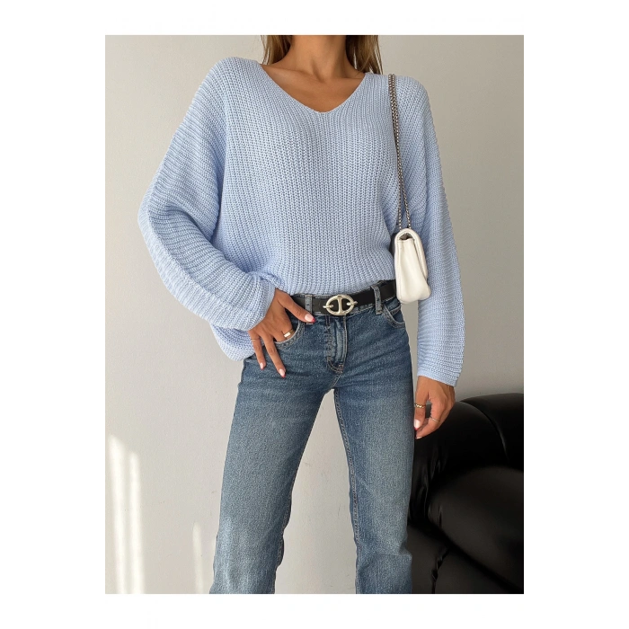 V Yaka Detaylı Modern ve Sade Örgü Kazak Modeli