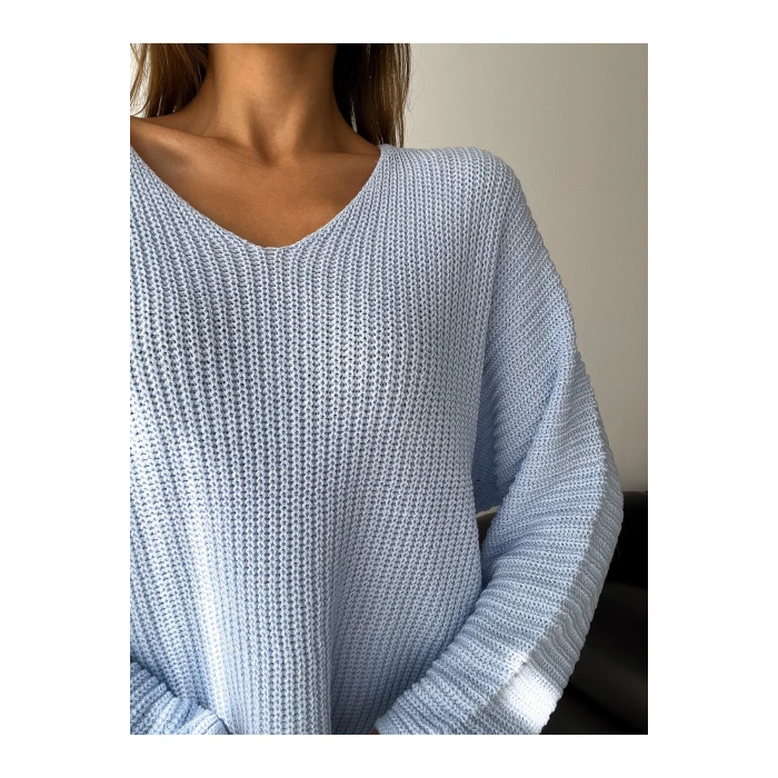 V Yaka Detaylı Modern ve Sade Örgü Kazak Modeli