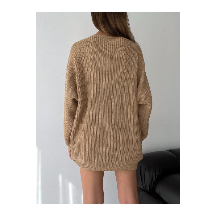 V Yaka Detaylı Modern ve Sade Örgü Kazak Modeli