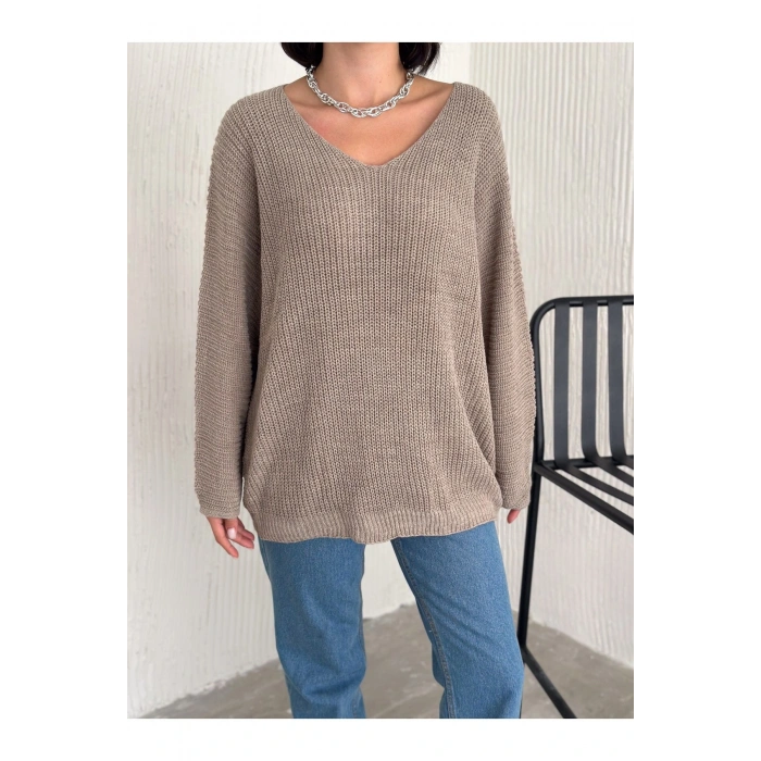 V Yaka Detaylı Modern ve Sade Örgü Kazak Modeli