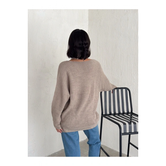 V Yaka Detaylı Modern ve Sade Örgü Kazak Modeli