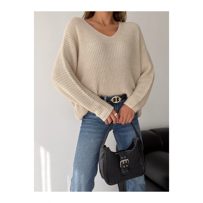 V Yaka Detaylı Modern ve Sade Örgü Kazak Modeli