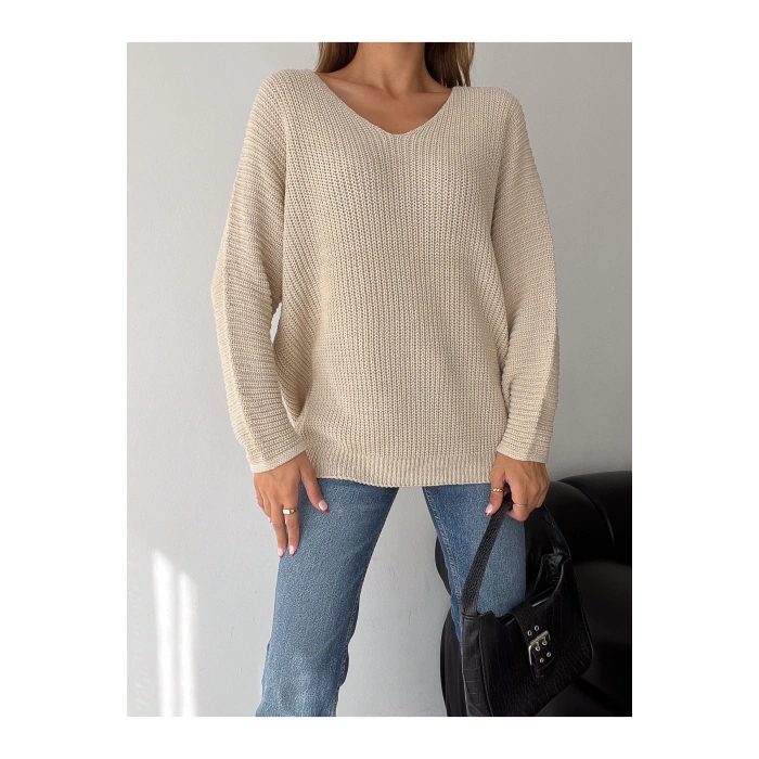 V Yaka Detaylı Modern ve Sade Örgü Kazak Modeli