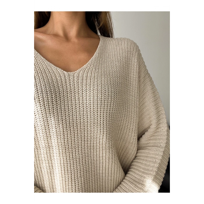 V Yaka Detaylı Modern ve Sade Örgü Kazak Modeli