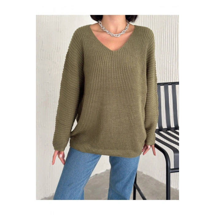 V Yaka Detaylı Modern ve Sade Örgü Kazak Modeli