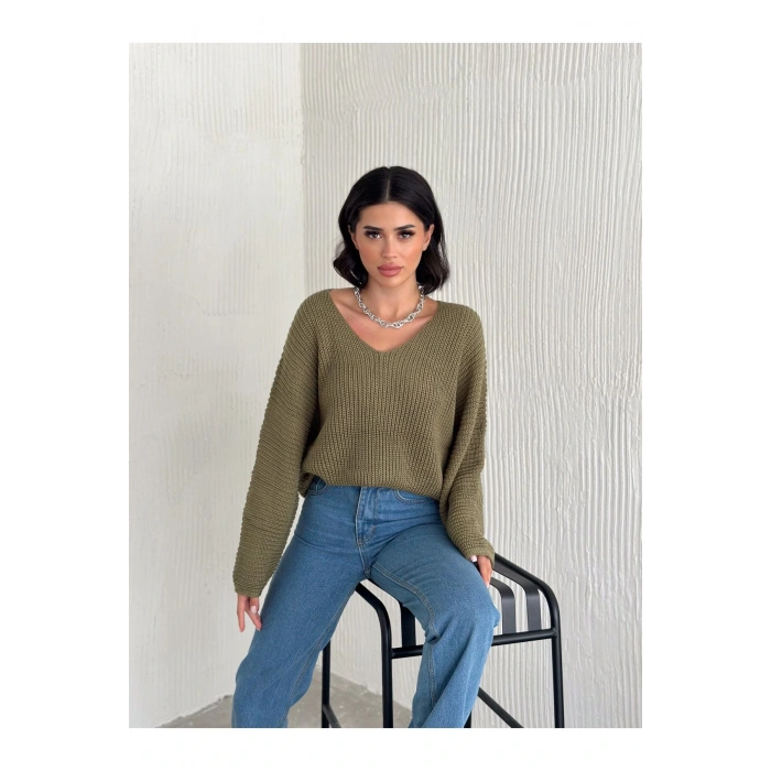 V Yaka Detaylı Modern ve Sade Örgü Kazak Modeli