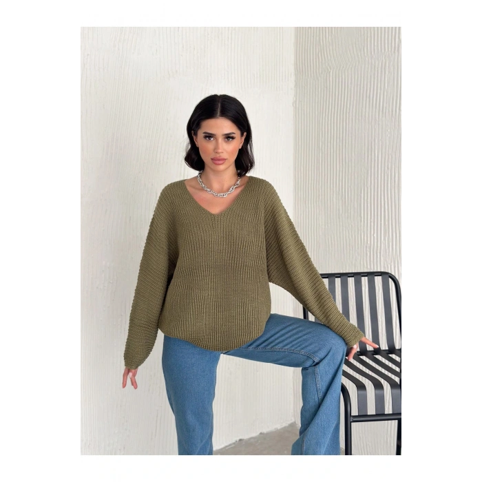 V Yaka Detaylı Modern ve Sade Örgü Kazak Modeli