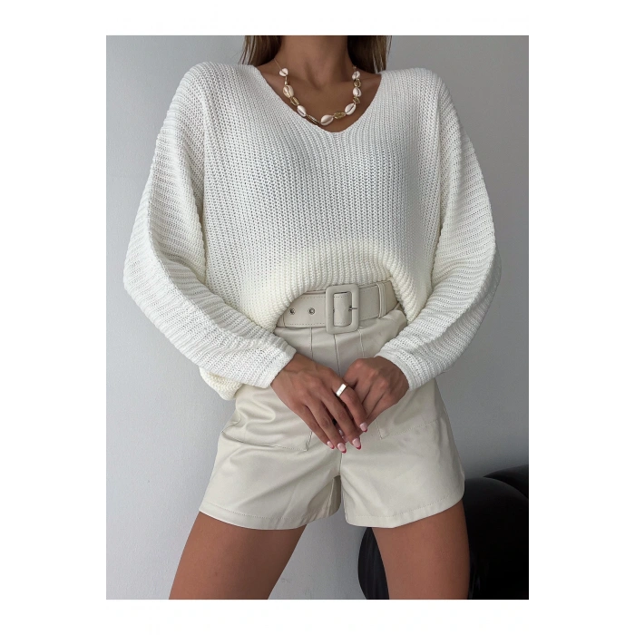 V Yaka Detaylı Modern ve Sade Örgü Kazak Modeli