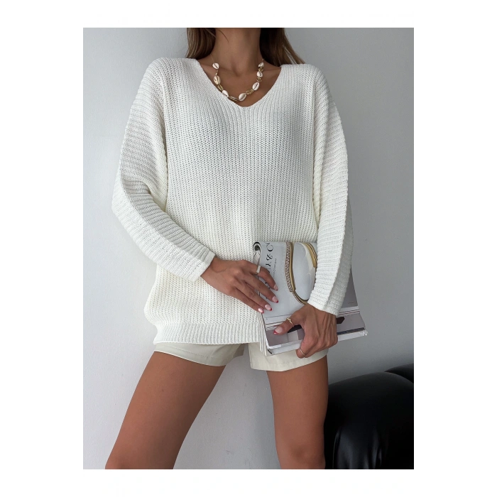 V Yaka Detaylı Modern ve Sade Örgü Kazak Modeli