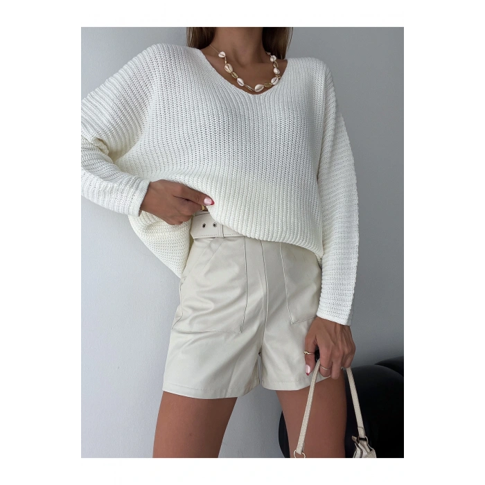 V Yaka Detaylı Modern ve Sade Örgü Kazak Modeli