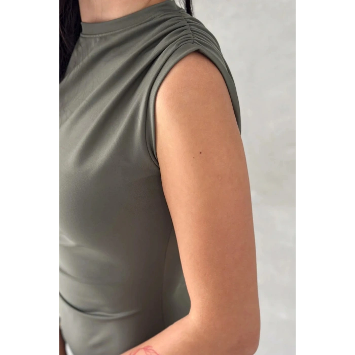 Yırtmaç Detaylı Drapeli Elbise