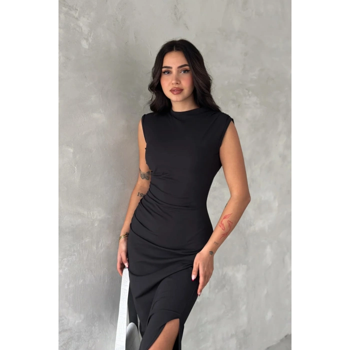 Yırtmaç Detaylı Drapeli Elbise