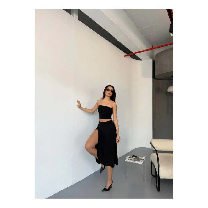 Şortlu Uzun Yırtmaçlı Etek