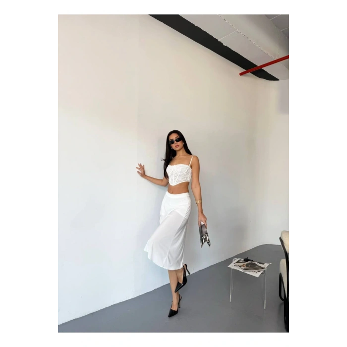 Şortlu Uzun Yırtmaçlı Etek