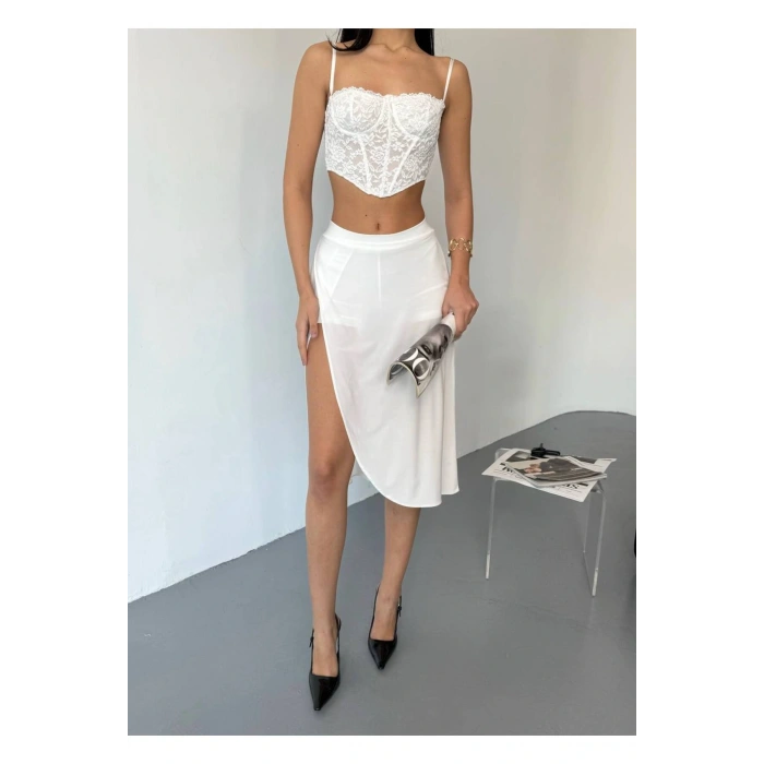 Şortlu Uzun Yırtmaçlı Etek