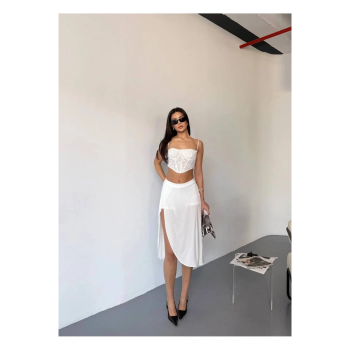 Şortlu Uzun Yırtmaçlı Etek