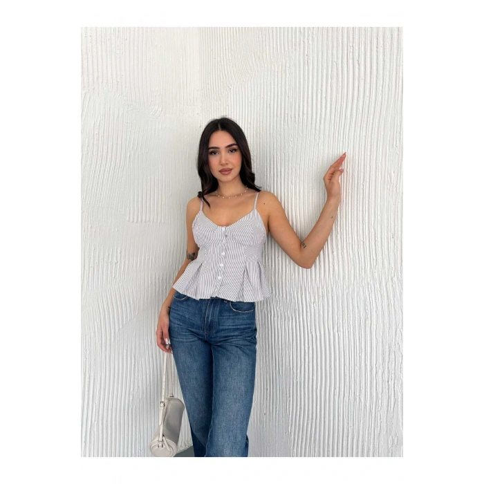 Dekolte Detaylı Askılı Bluz