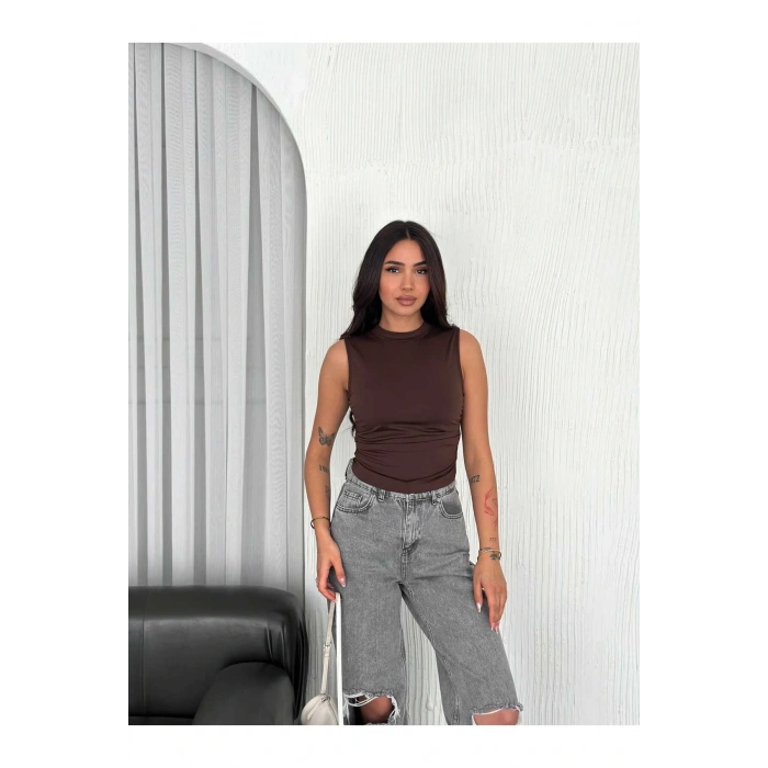 Büzgü Detaylı Kolsuz Bluz