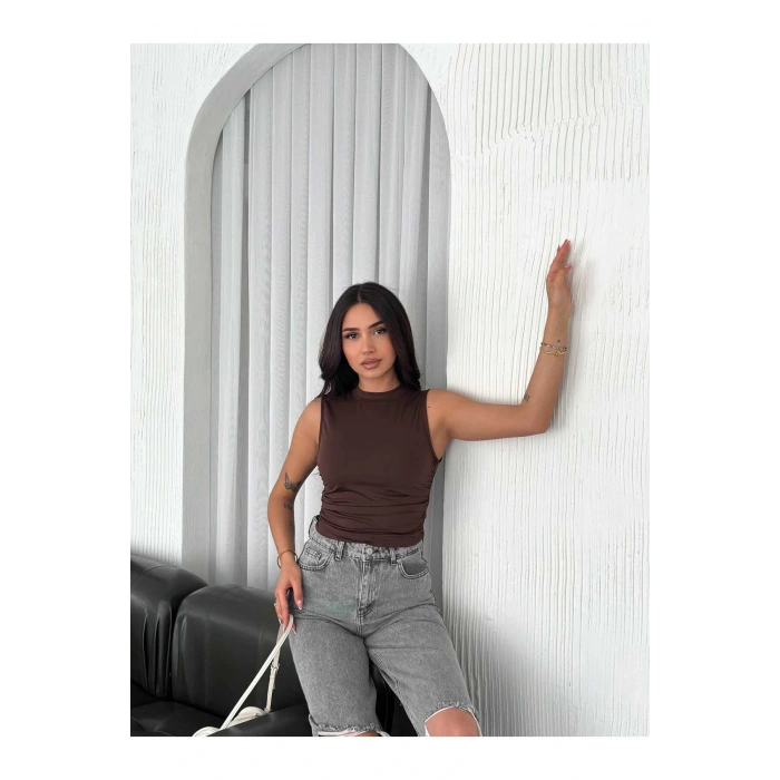 Büzgü Detaylı Kolsuz Bluz