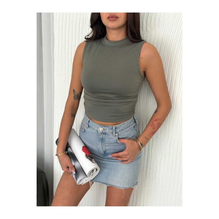 Büzgü Detaylı Kolsuz Bluz