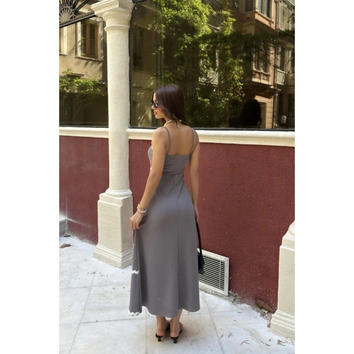 Şerit Detaylı İnce Askılı Elbise