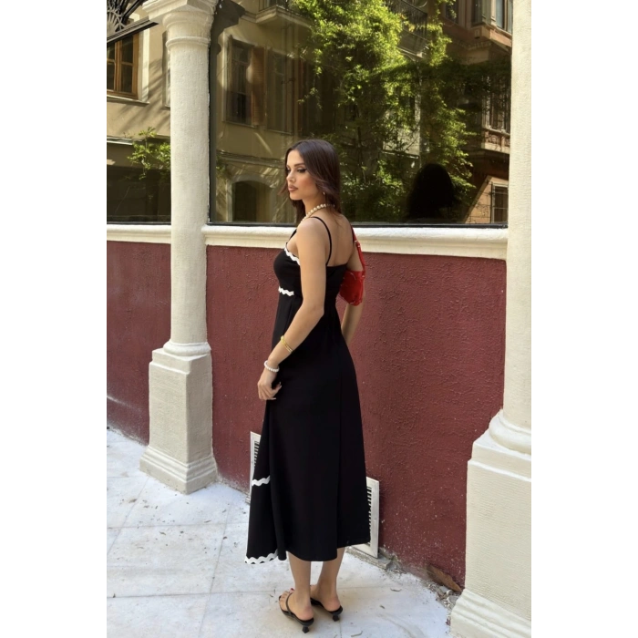 Şerit Detaylı İnce Askılı Elbise