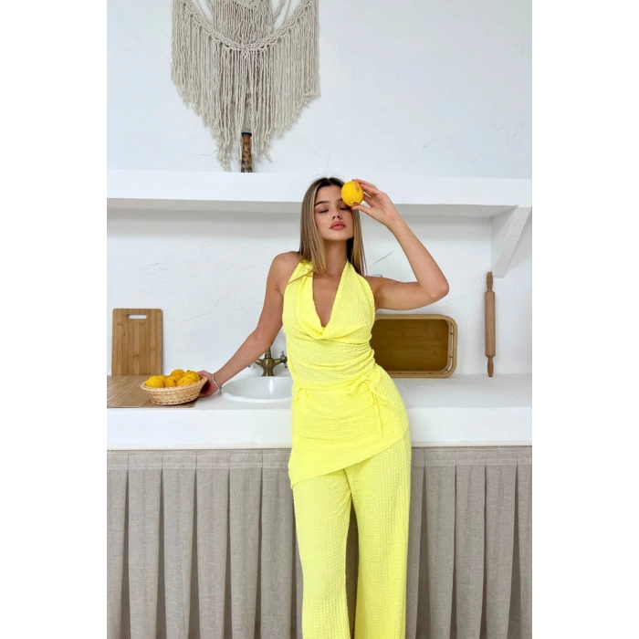 Kadın Sarı Degaje Yaka Sırt Dekolteli Bluz Pantolon Takım