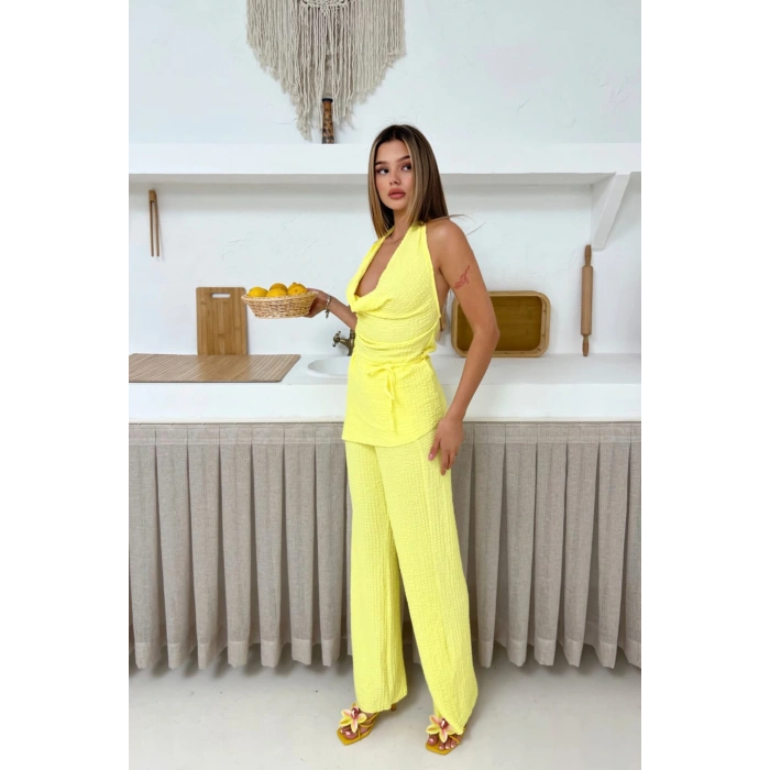 Kadın Sarı Degaje Yaka Sırt Dekolteli Bluz Pantolon Takım